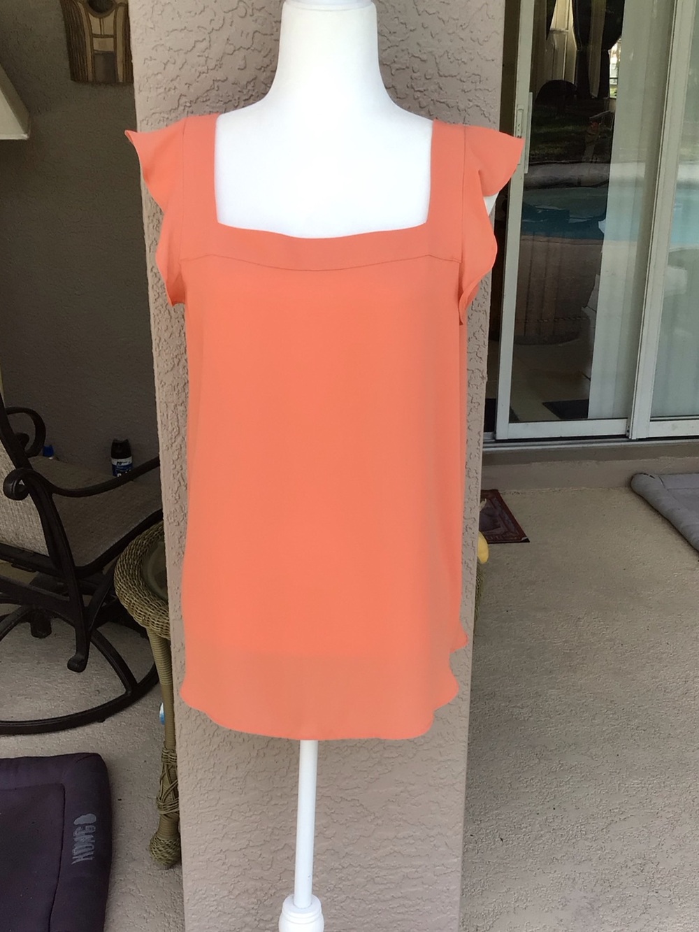 Ann Taylor LOFT peach square neck tank top with flutter sleeves